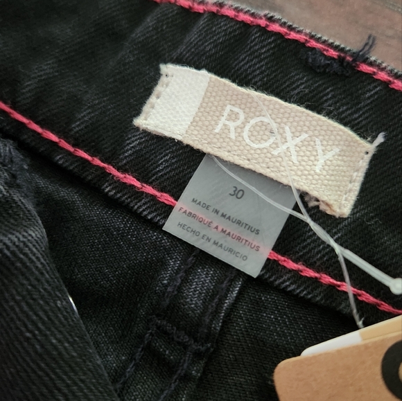 ROXY NEW BLACK JEANS SHORTS ✨️ - Picture 6 of 7